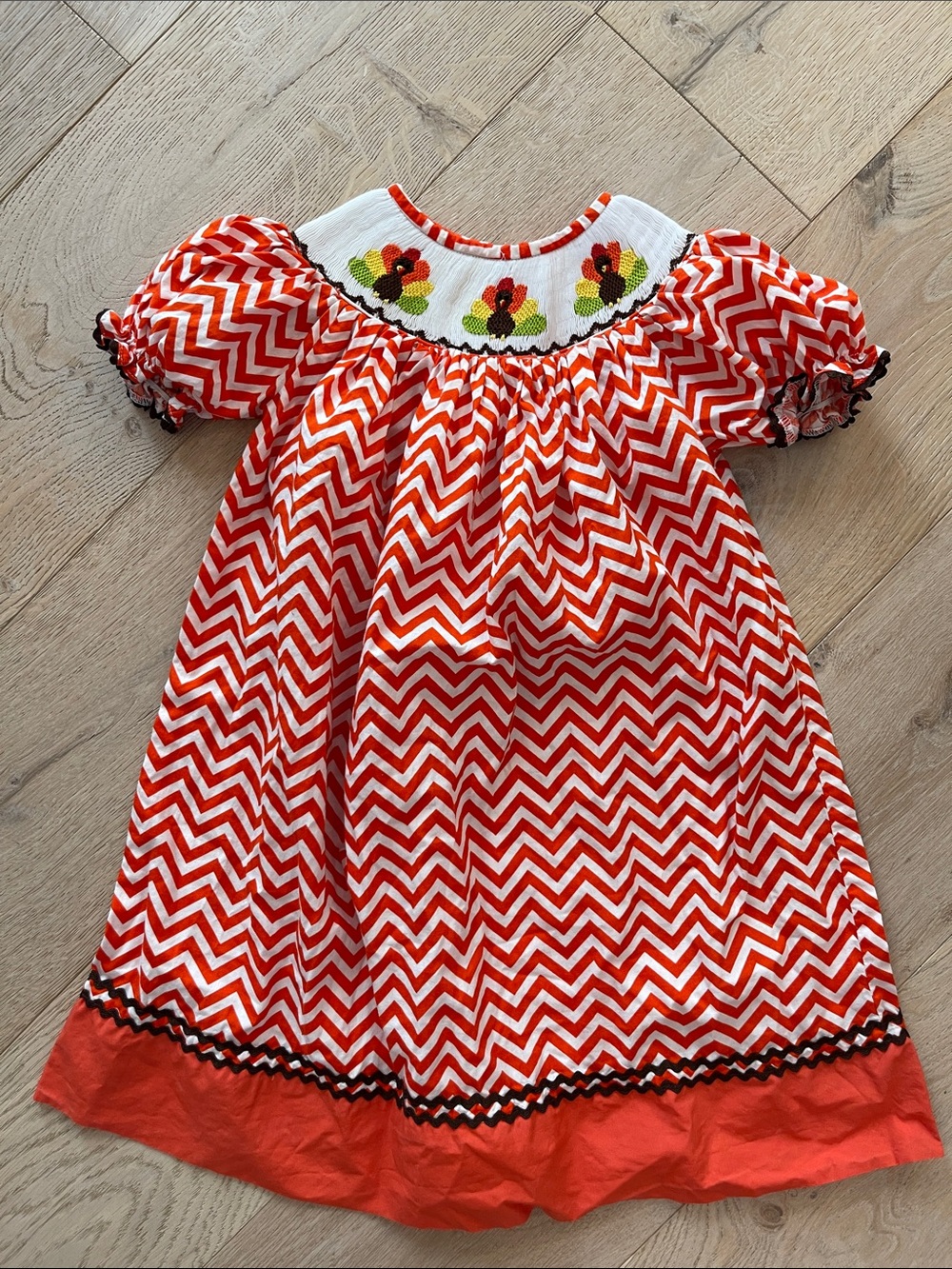 Babeeni Girls Orange Chevron Turkey Smocked Dress size 3